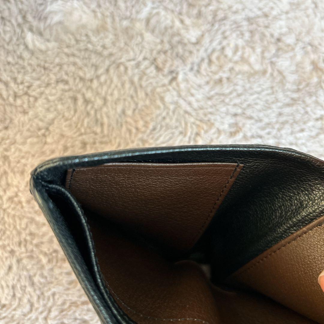 YY 様】genten ブラックレザー 二つ折り財布 牛革 黒 男女兼用 - メルカリ