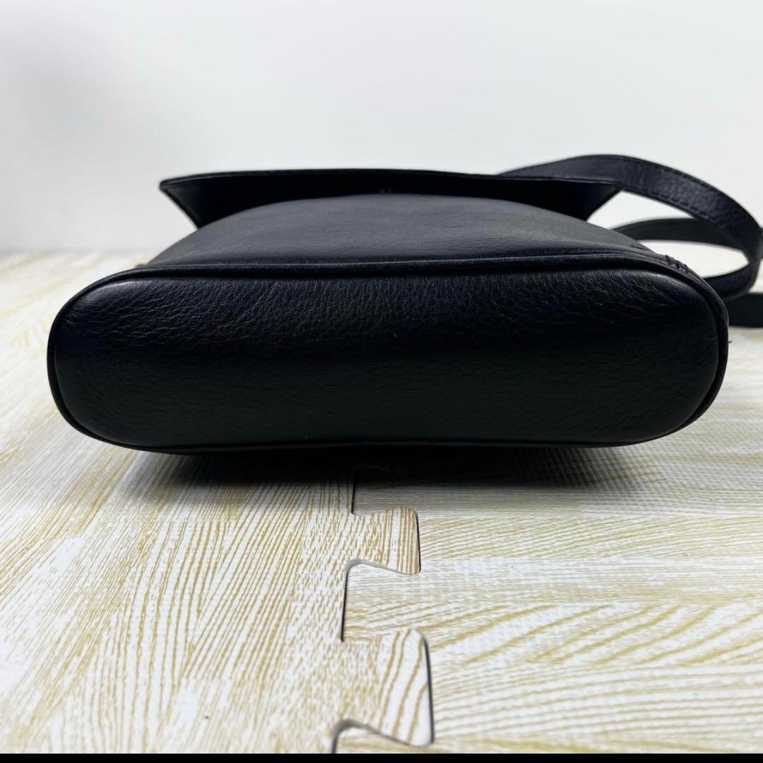 希少✨ Burberry バーバリー ショルダーバッグ 斜め掛け ブラック 黒