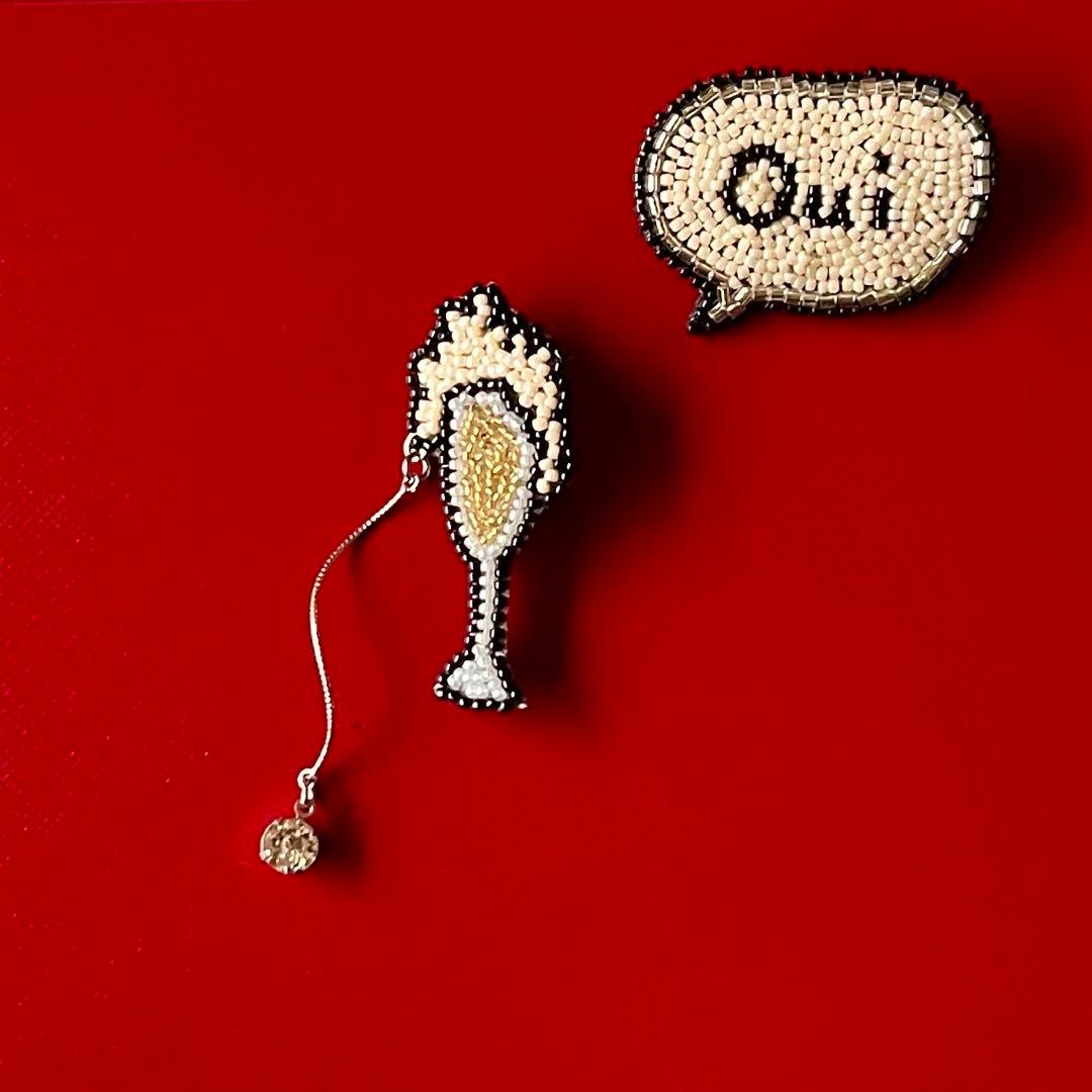 小林モー子さんシャンパンブローチ