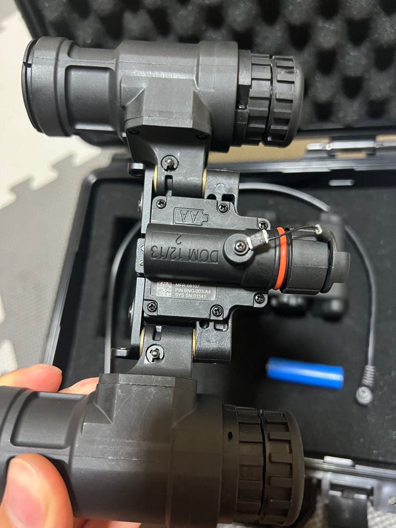 PVS-31 デジタルナイトビジョン 実動 IR 四角画面タイプ