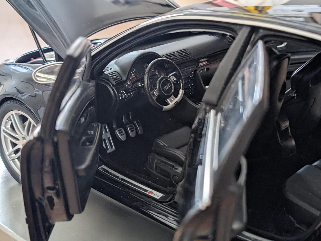 AUDI RS4 ミニカー モデルカー 1/18 1:18 MINICHAMPS