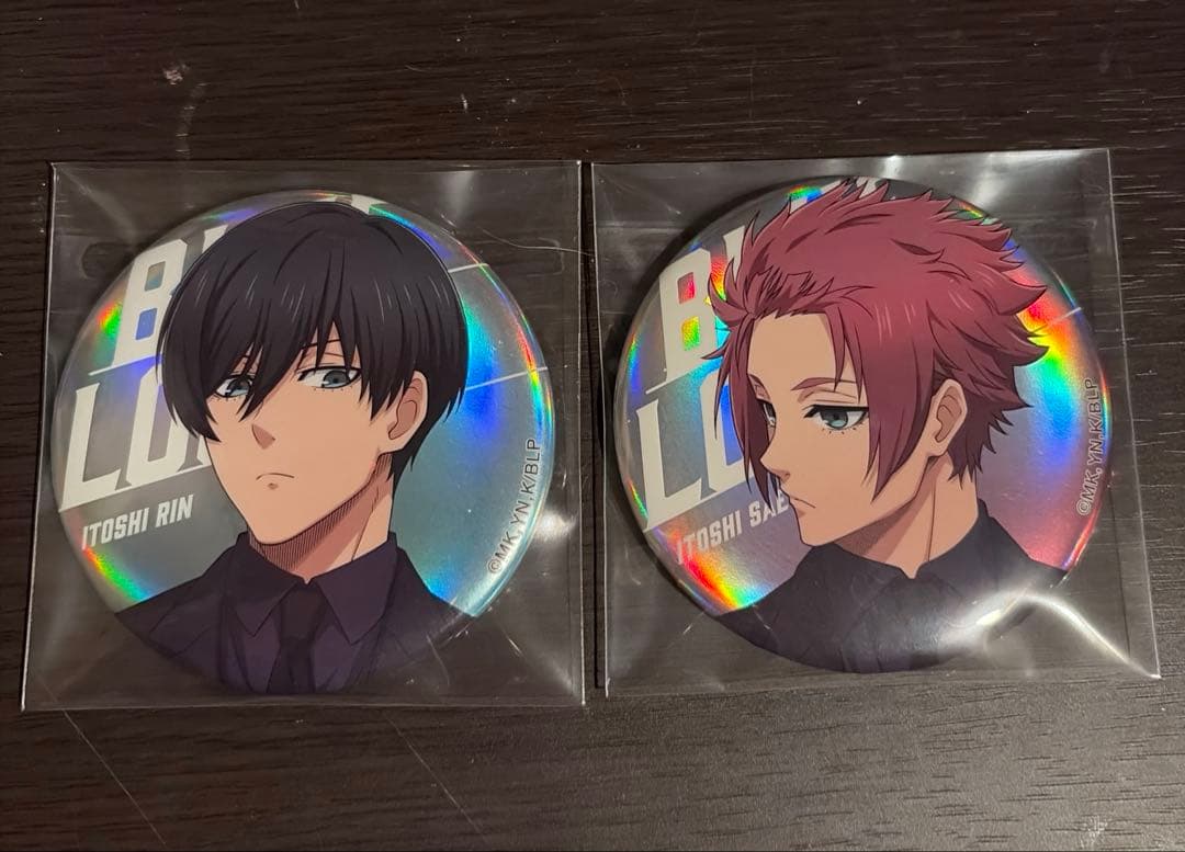 ブルーロック ベースヤード 糸師凛 糸師冴 缶バッジ オーロラver