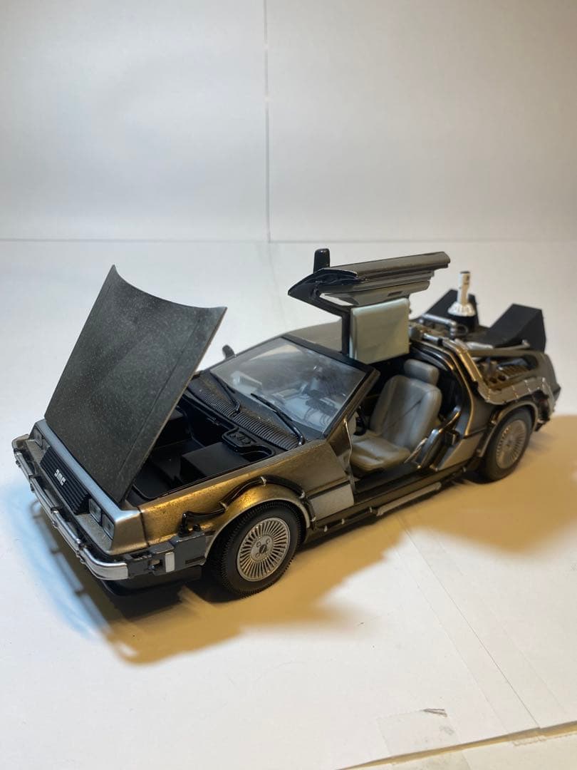 1/18 サンスター バックトゥザフューチャーデロリアン