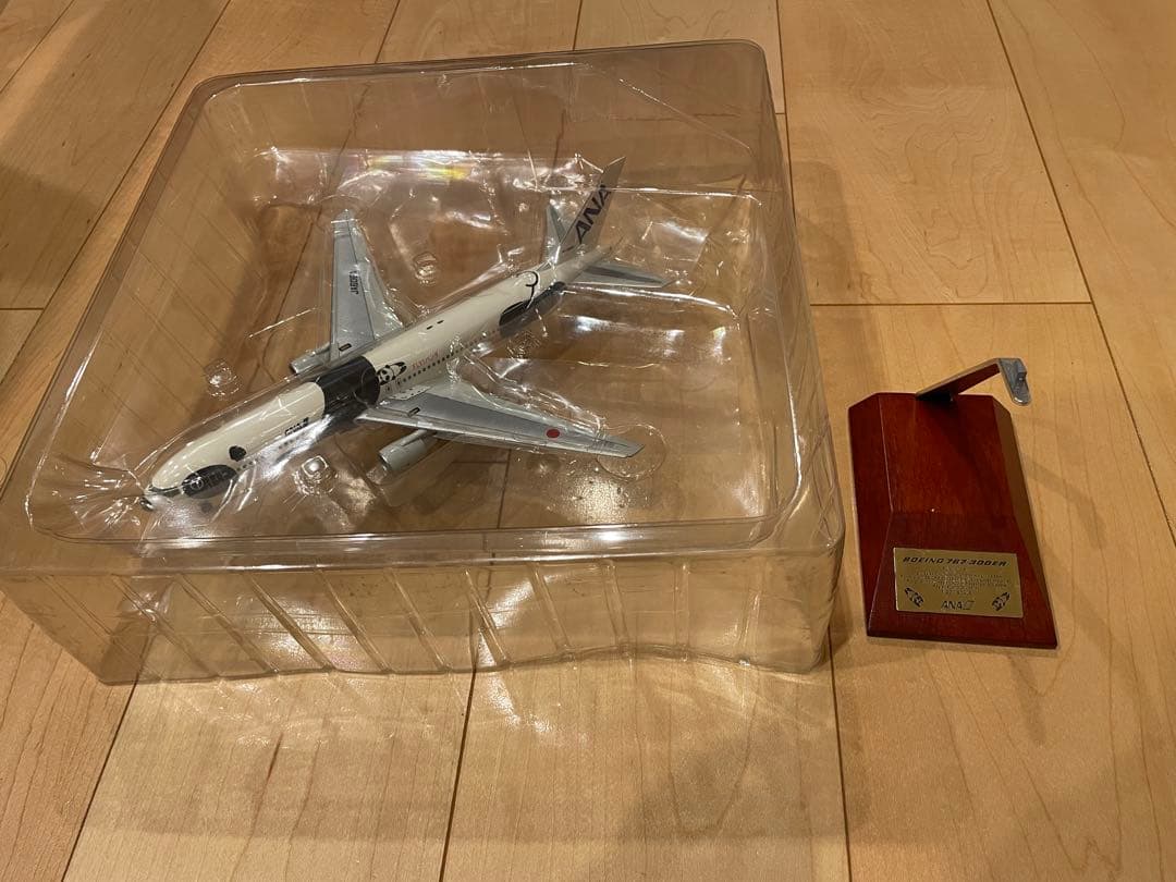 ANA ボーイング767-300ER 特別塗装モデル 1/200 - メルカリ