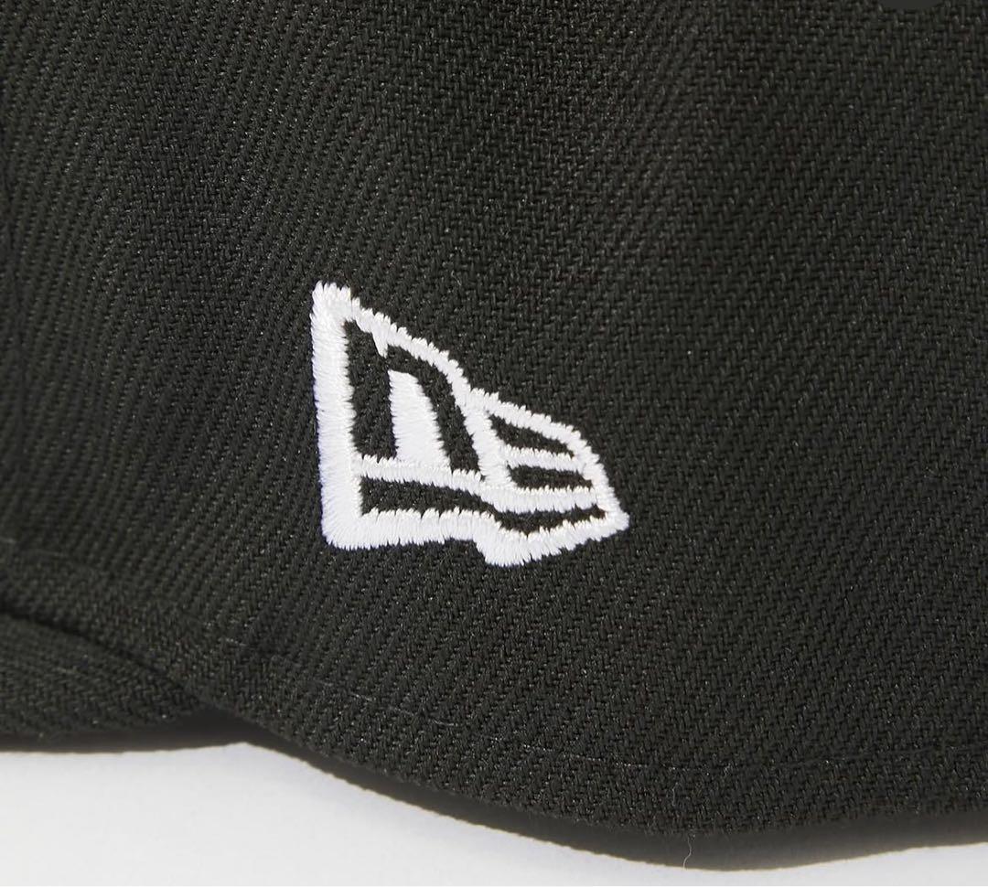 New Era 黒 スナップバックキャップ
