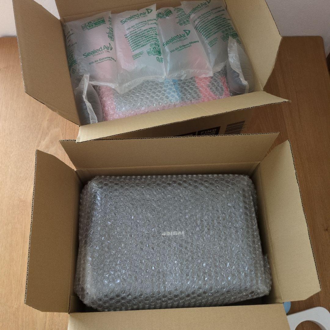 Nintendo Switch 本体（新品未使用）＆　収納バッグ（中古品）