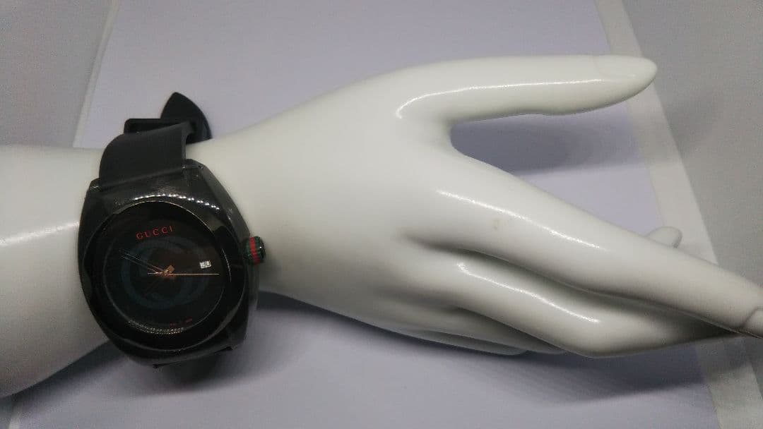 【電池交換済み】GUCCI シンク ブラックラバーベルト 時計