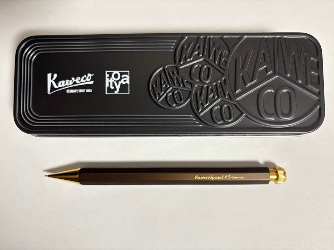 伊東屋限定カヴェコ　オリーブブラウン　カヴェコスペシャルペンシル　0.5mm