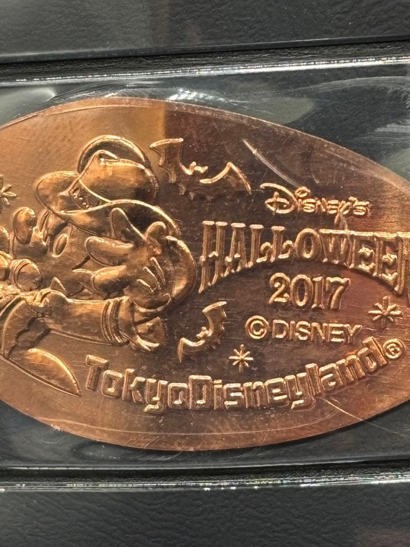 2017東京ディズニー】ミッキーマウス メダリオン 収集コレクション ブック