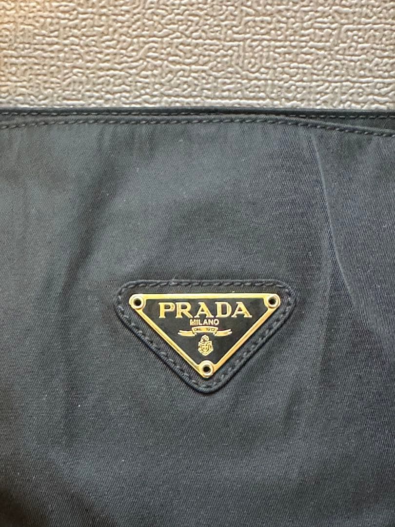 PRADA ブラック ナイロンバッグ