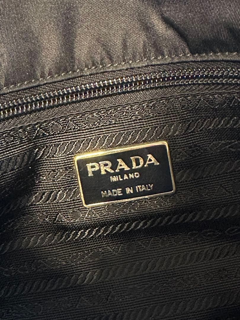 PRADA ブラック ナイロンバッグ
