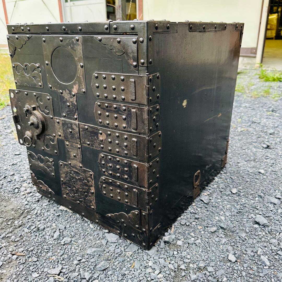 骨董 船箪笥 (金庫) 時代和箪笥 鉄地金具 チェスト 金具装 昭和レトロ