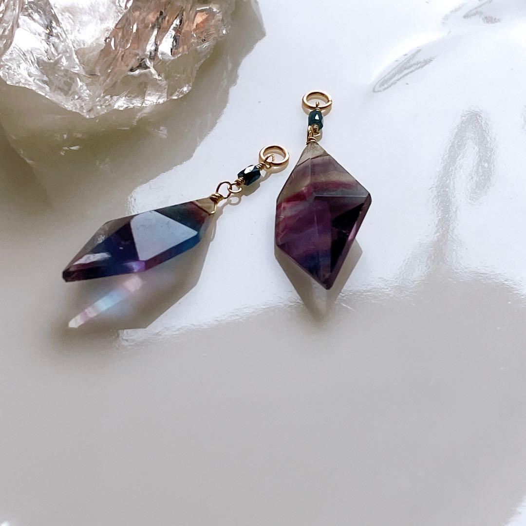 tama◆スピンドルカット バイカラーフローライト×ブルーダイヤチャーム