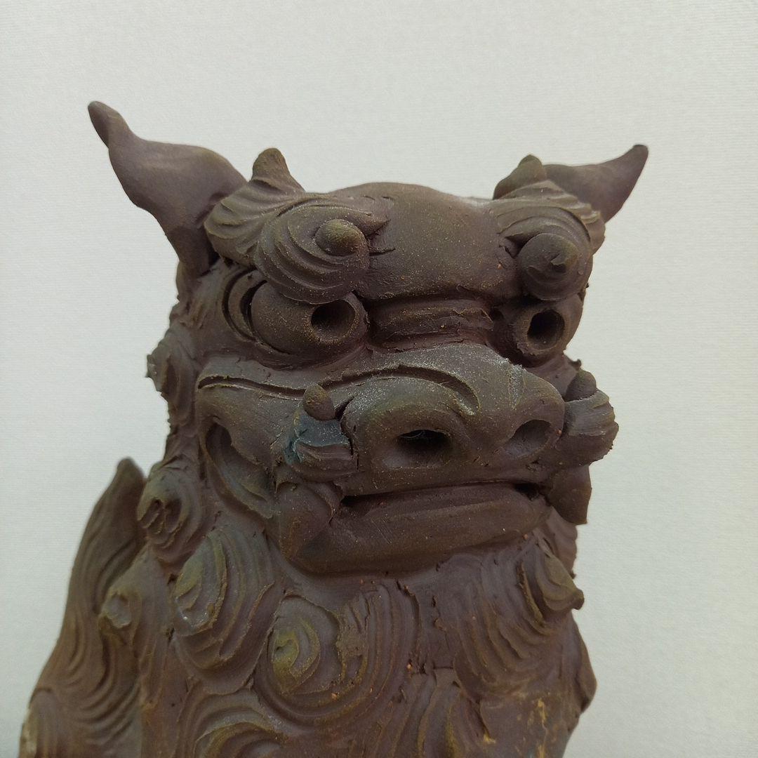 茶色の素焼きシーサー