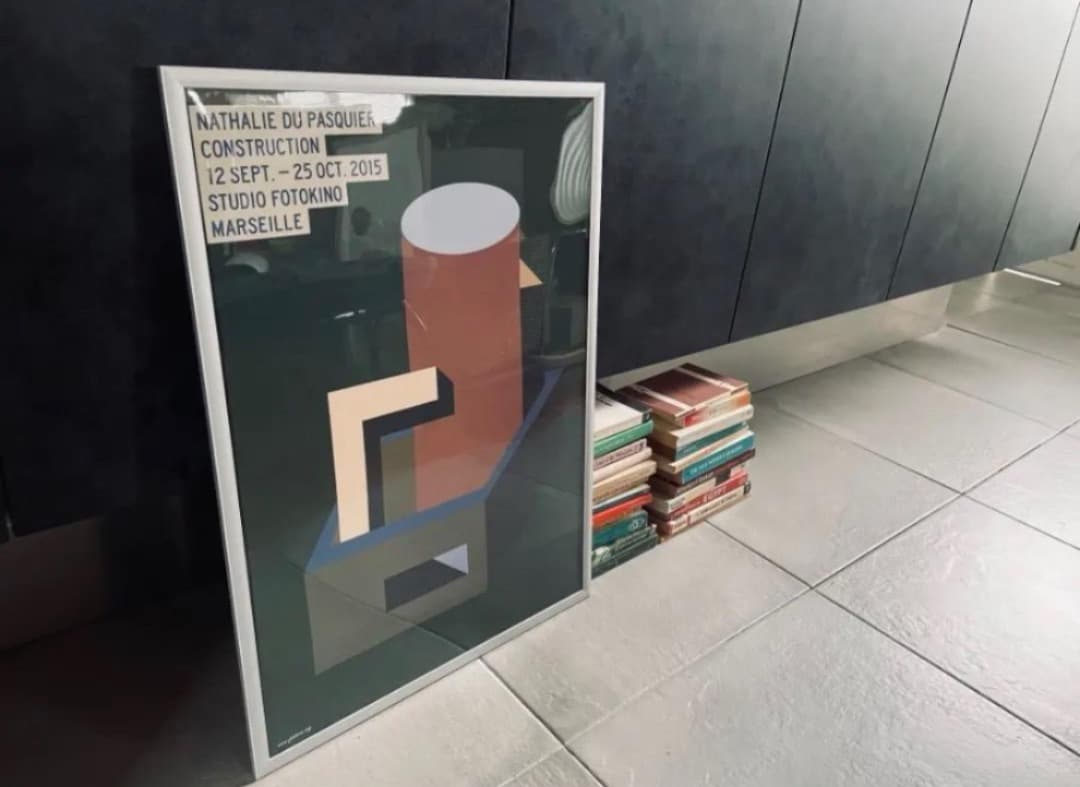 額装付き ナタリー・デュ・パスキエ 2023 エキシビジョンポスター