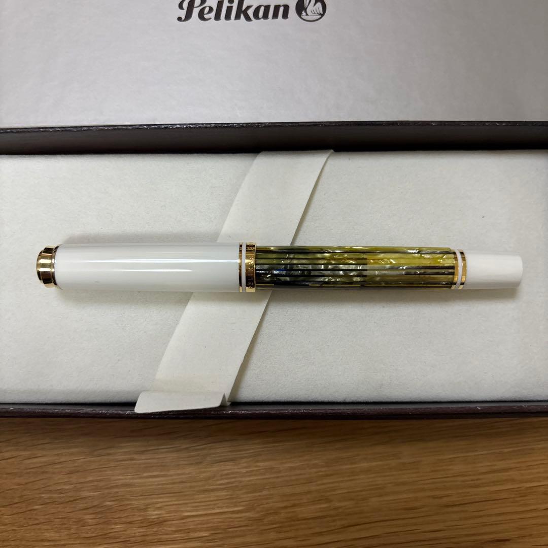 ホワイトトータス スーベレーン M400 万年筆 中字 M ペリカン