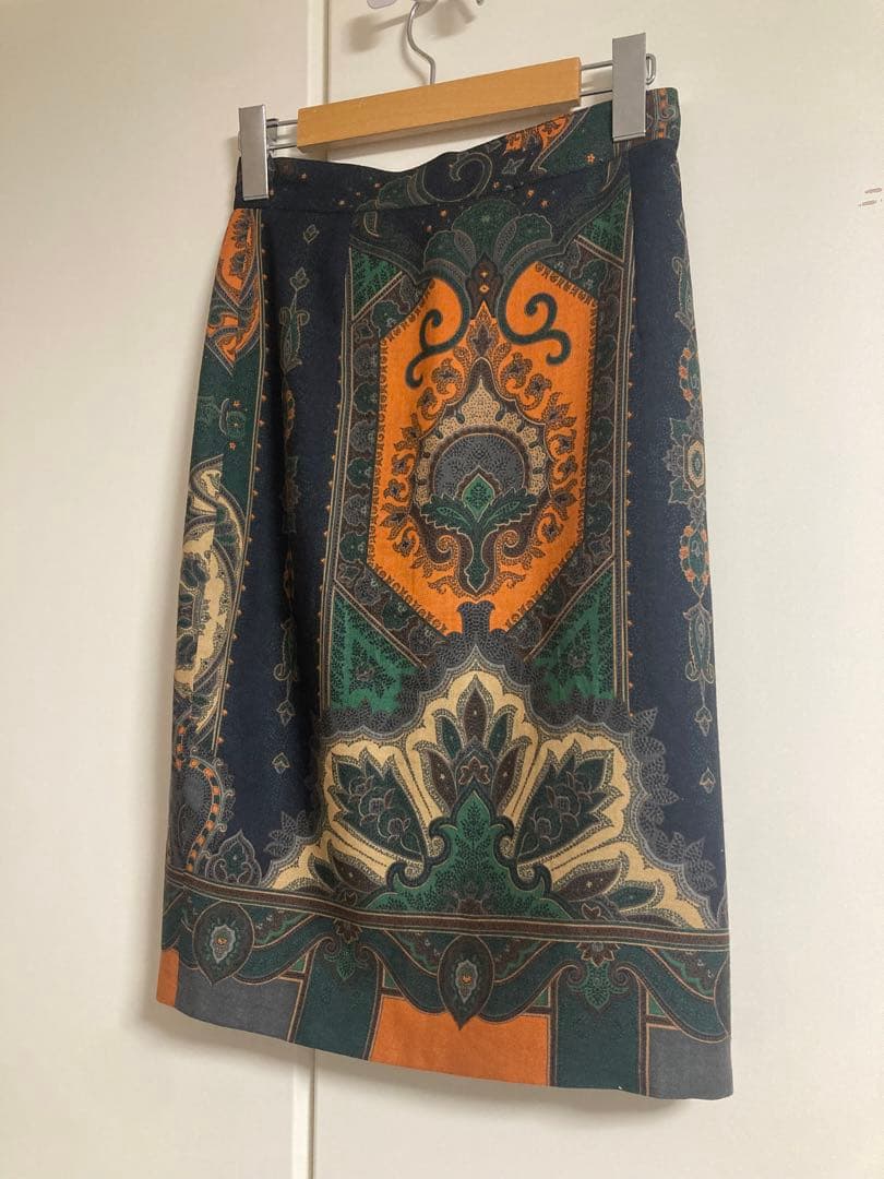 新品同　エトロ　ETRO スカート 膝丈　渋グリーン　シルク混　ペイズリー　M