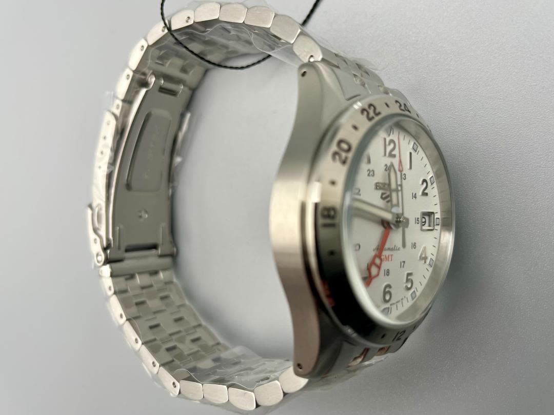 時計 SEIKO 5 Sports Field series SBSC009