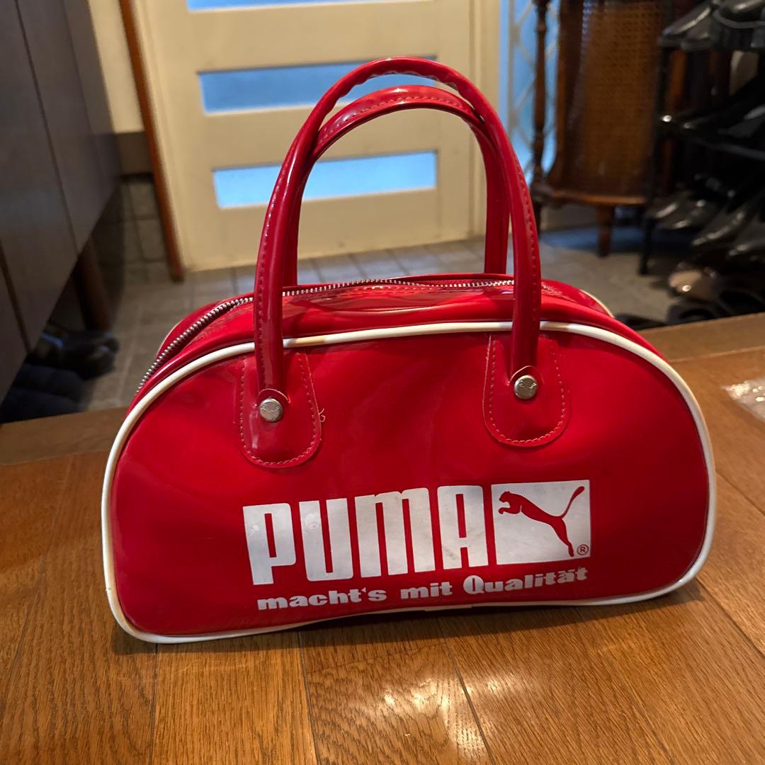 PUMA レトロエナメルミニボストンバッグ - メルカリ