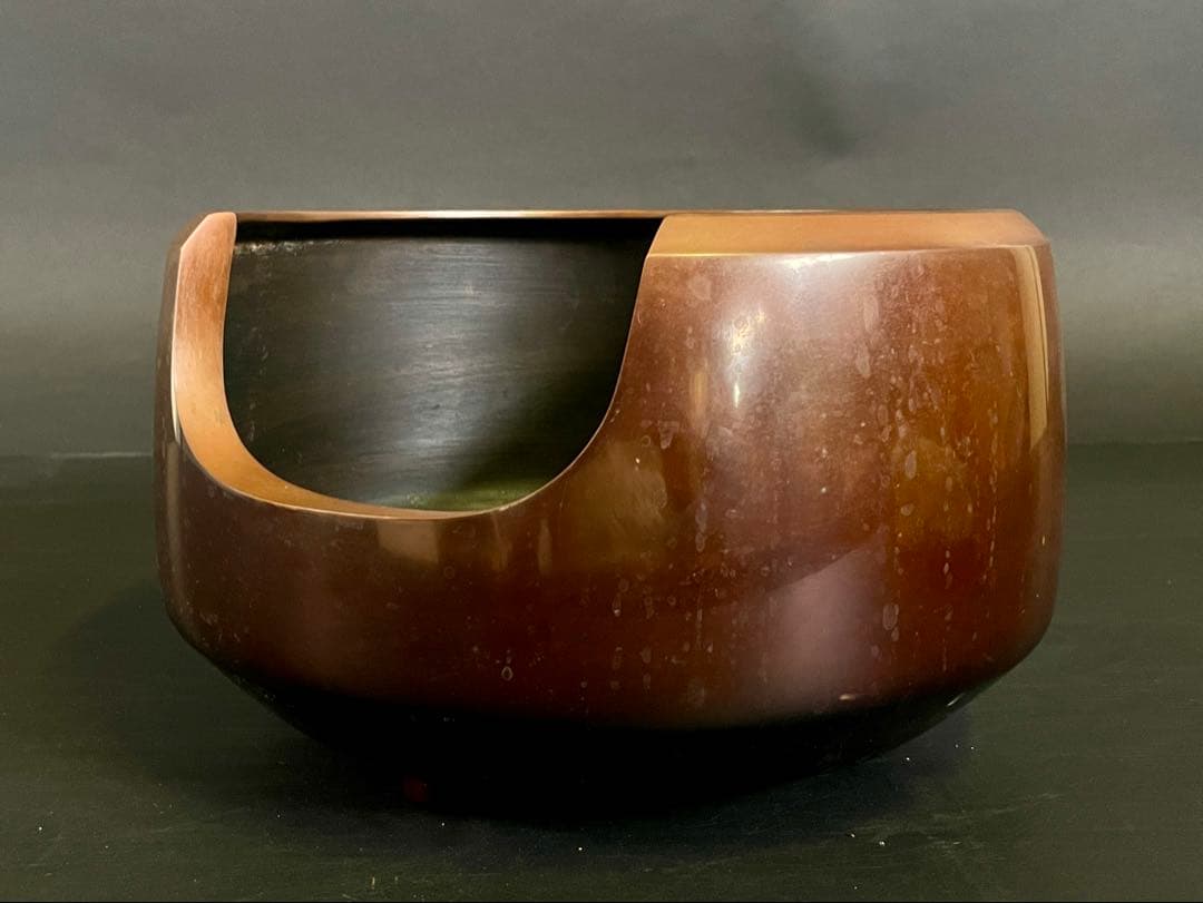 母」 唐銅 面取 風炉 八治良 共箱 茶道具 (1219あ①)