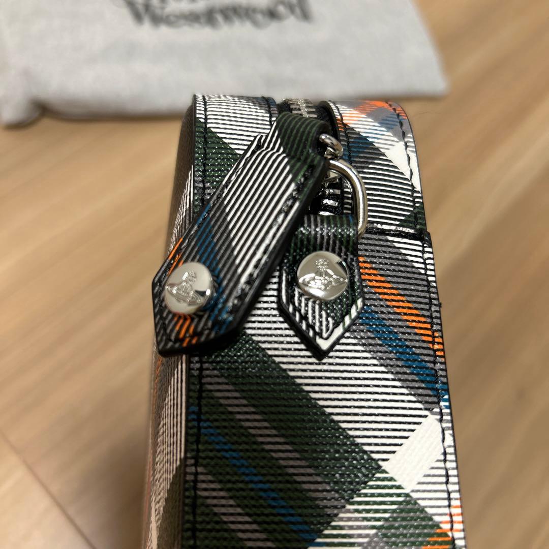 な*な様 ヴィヴィアンウエストウッド　ショルダーバッグ　カメラバッグ　チェック柄