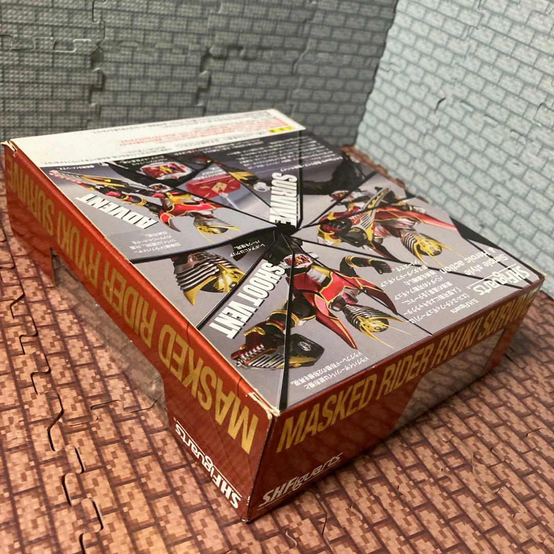 S.H.Figuarts 仮面ライダー龍騎サバイブ