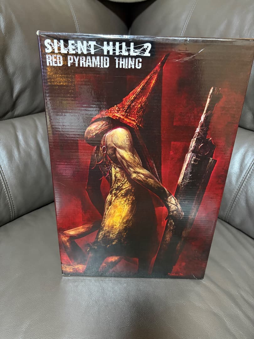 レッドピラミッドシング