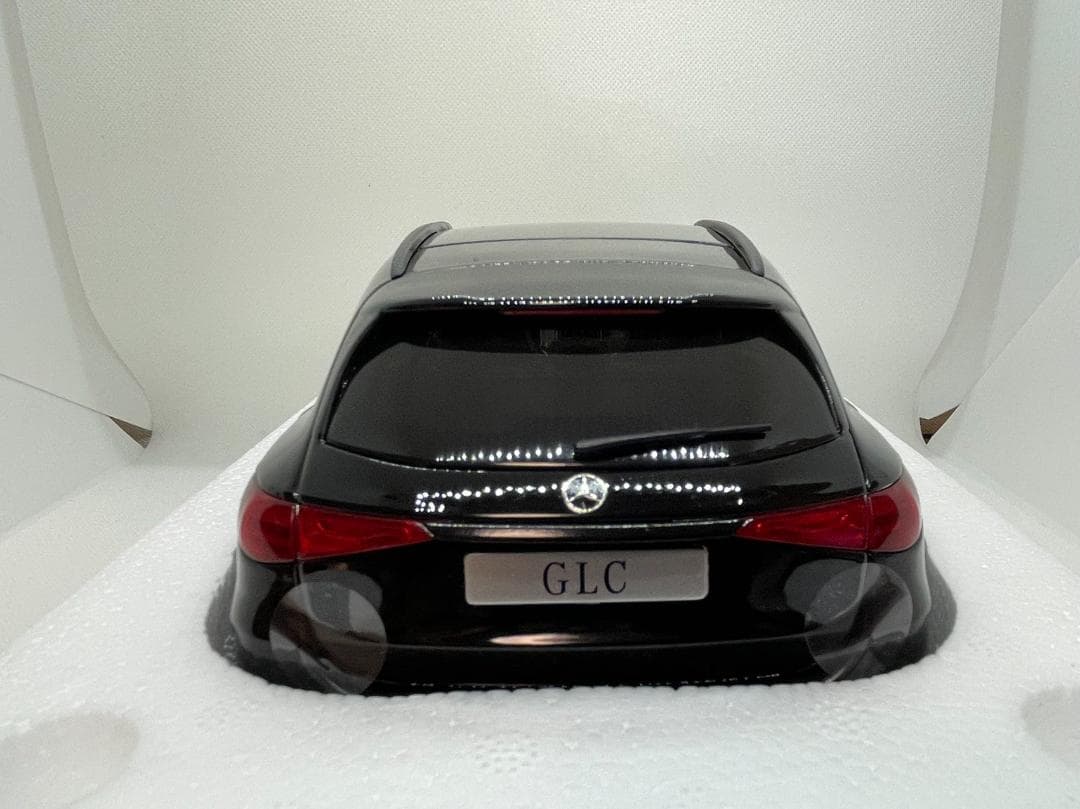 302-014 iScale 1/18 メルセデスベンツ GLC ブラック