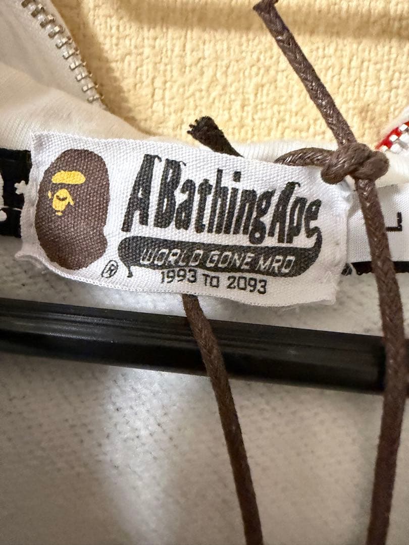 komomoA Bathing Ape シャークパーカー　蓄光白黒Lサイズ