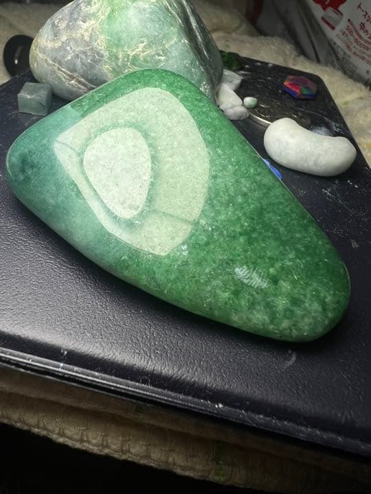 30000→25000 ロシア産　翡翠　原石　タンブル