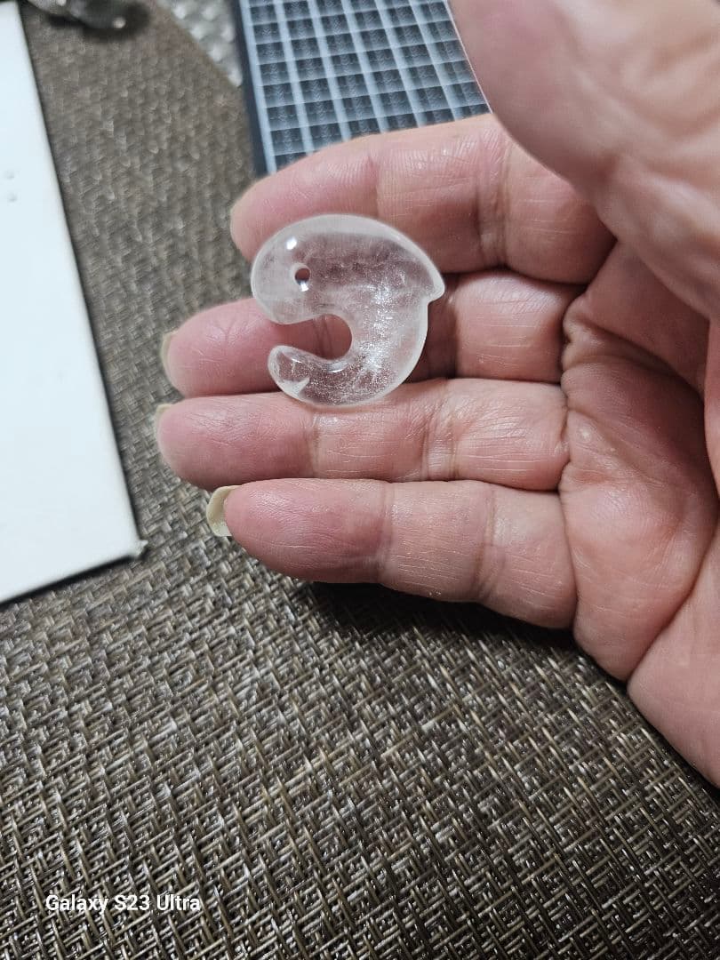 黒平向山鉱山の水晶飛龍勾玉　３０mm