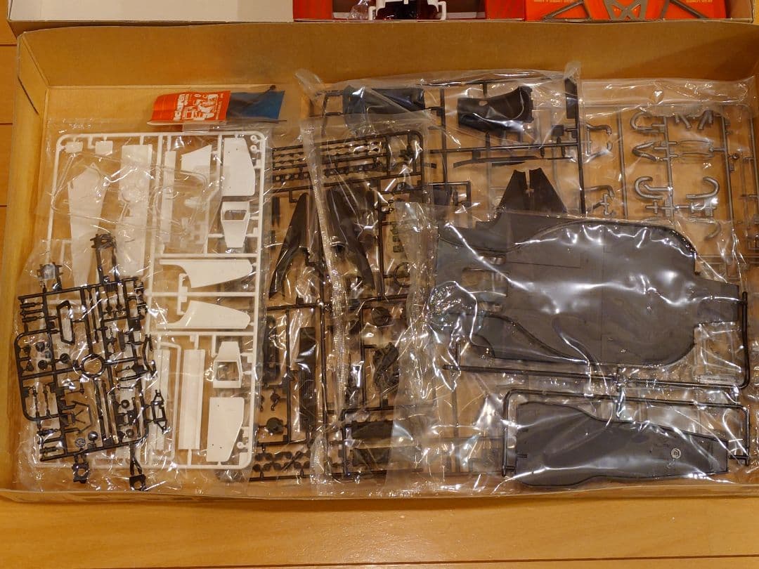 中古 未組立 タミヤ MP4/6 1/12