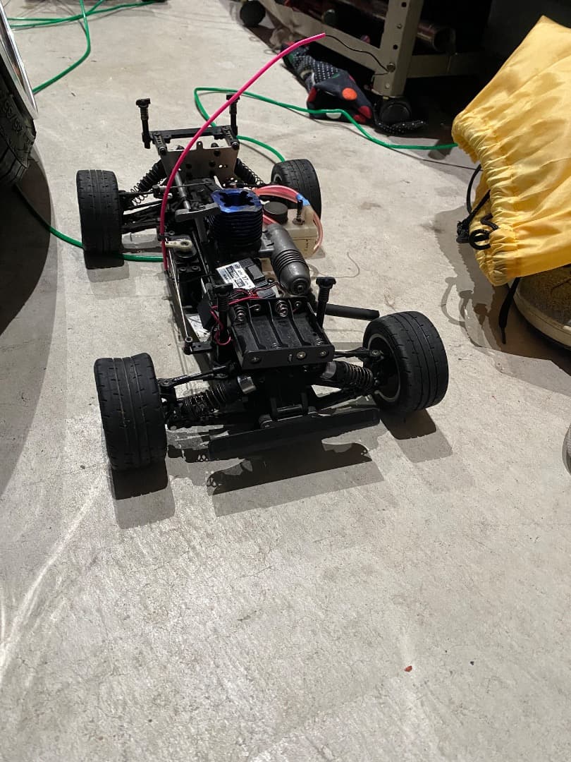 エンジンラジコンカー