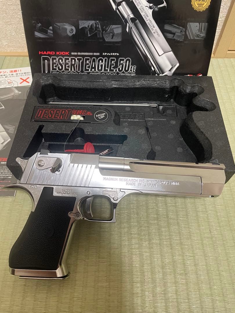DESERT EAGLE .50AE ガスガン クロームステンレス