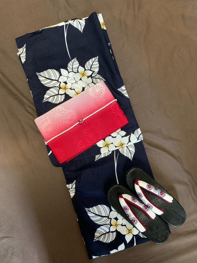 ◆大人ゆかた◆品ある紫陽花（あじさい）紺浴衣◆どなたでもお似合いになるシンプル柄