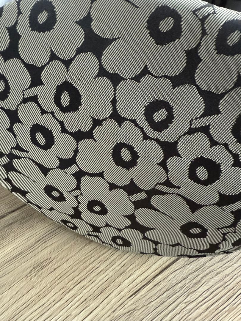 【正規品】マリメッコ　ショルダーバッグ　定価37400円 株式会社ルックのタグ有