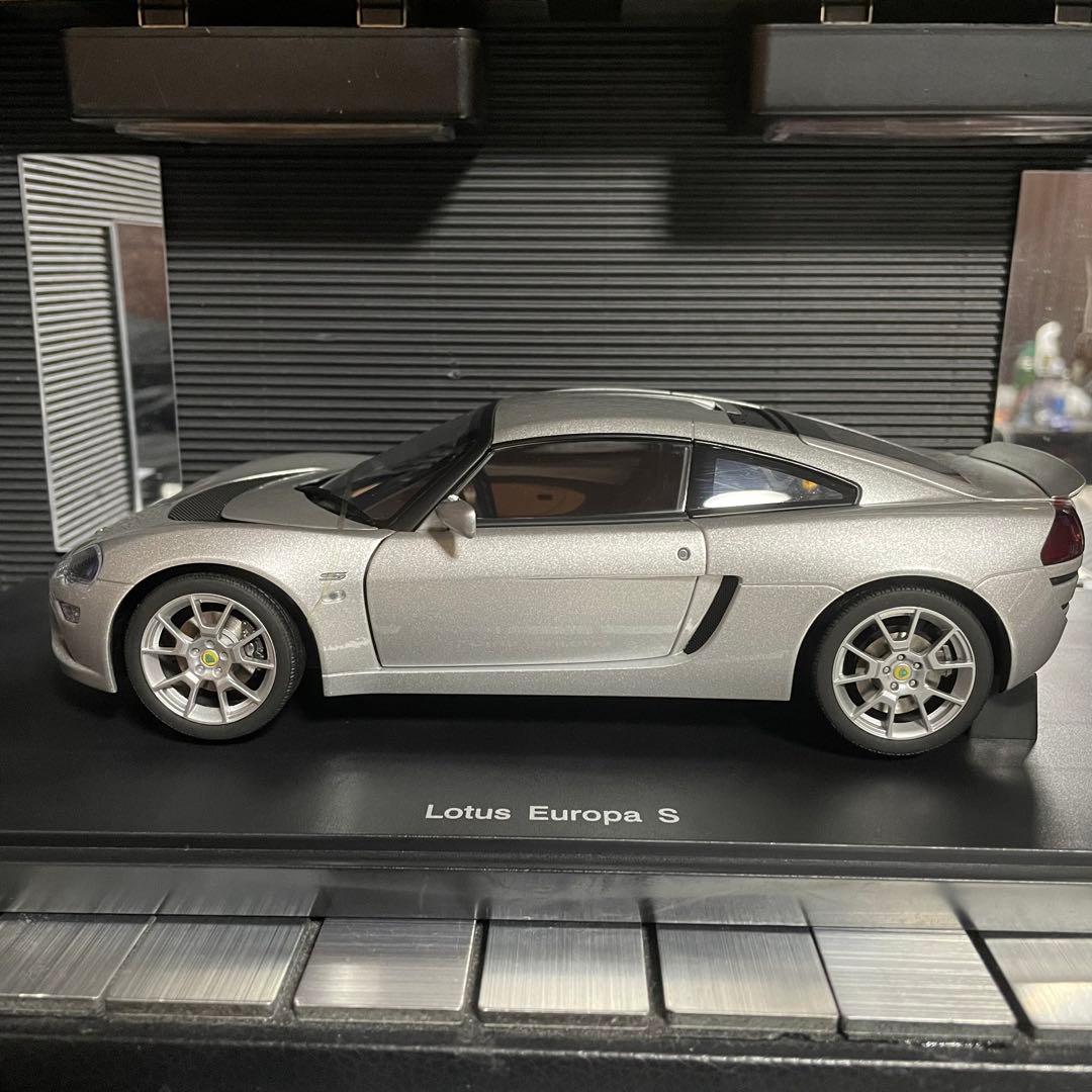 未展示品 オートアート 1/18 ロータス ヨーロッパ S シルバー
