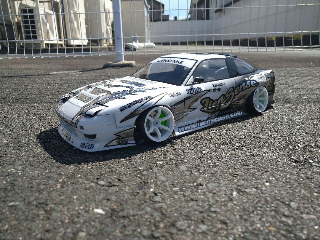 アディクションD-MAX180SX製作済新品ラジコンボディ