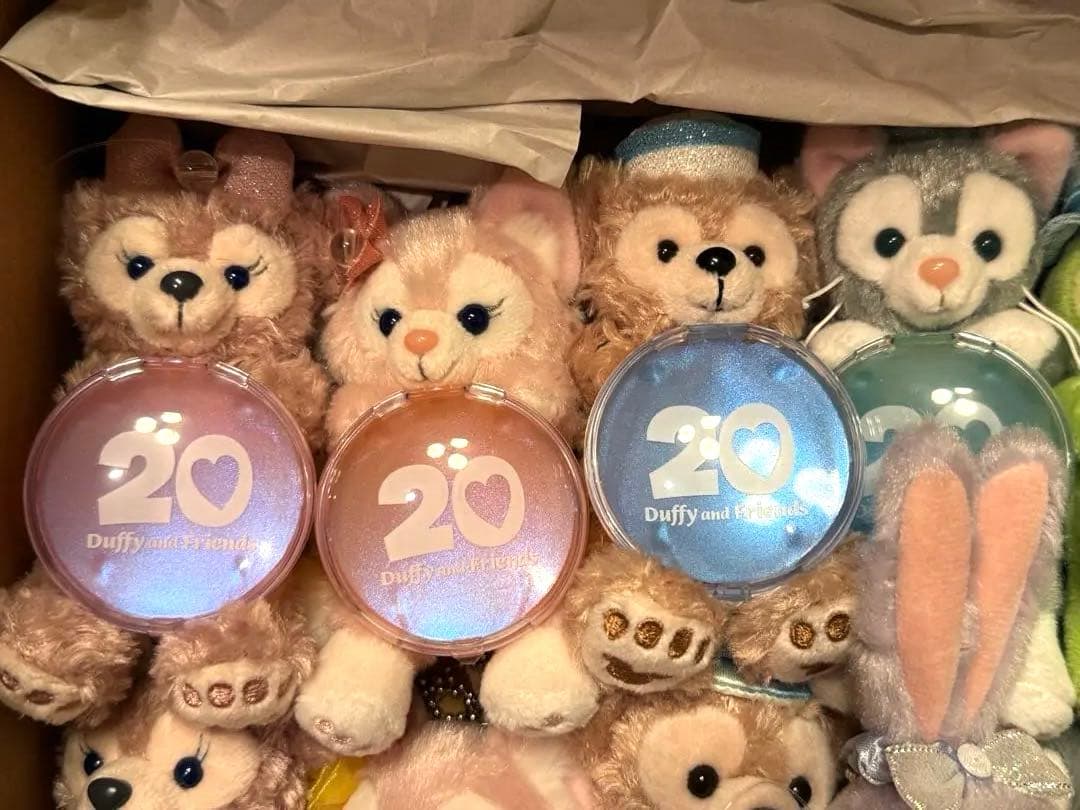 カラフルハピネス　ダッフィー　ぬいぐるみバッジ　ぬいぐるみチャーム　20周年