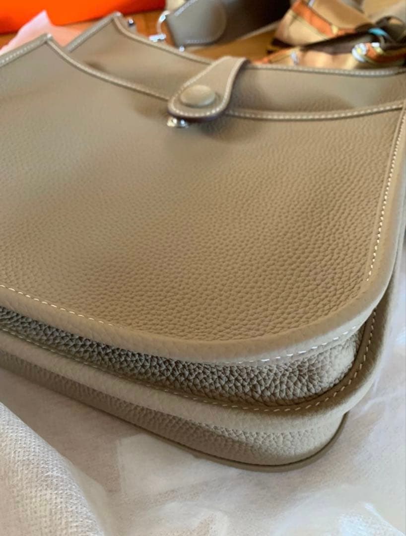 Hロゴ Hパンチング ショルダーバッグ ショルダー2本付き 最高級革