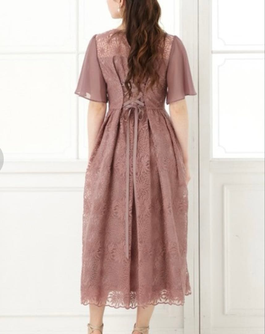 新品　AIMER 花柄刺繍フレアスリーブフィット&フレアパーティードレス