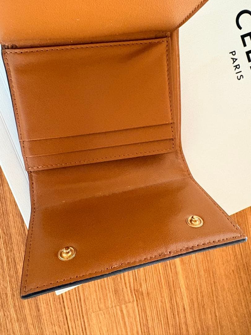 【CELINE】トリオンフ スモール 三つ折り財布 箱付き