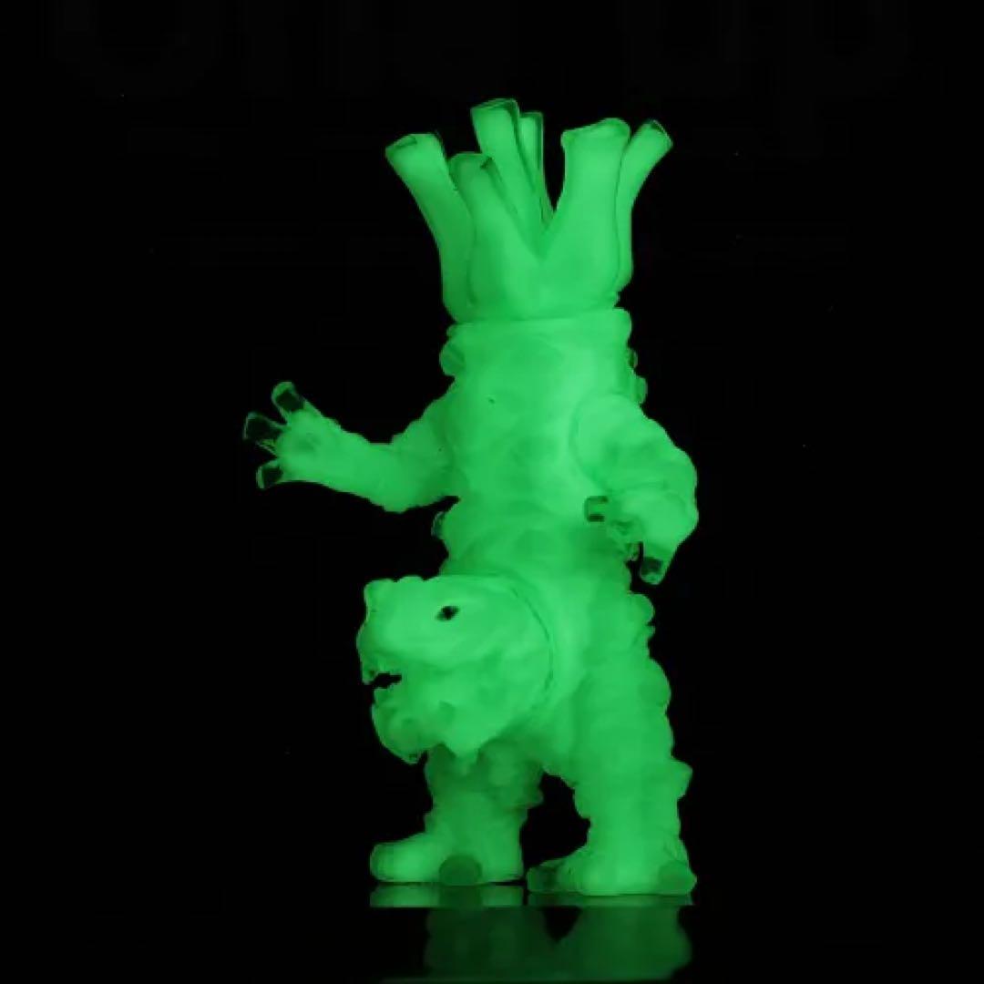 One up. ご当地怪獣ソフビ ツーン 蓄光 - メルカリ