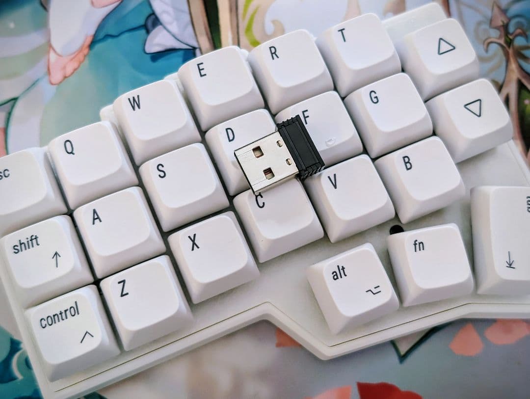 Corne v4 Cherry ワイヤレス分割キーボード