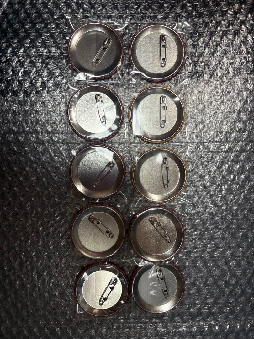 アイカツ イオン限定 缶バッジ 星宮いちご チェスクッキー チョコイン