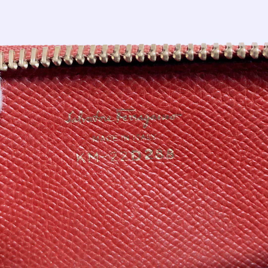 ♡美品♡サルヴァトーレフェラガモ ケース 財布レッド ラウンドファスナー