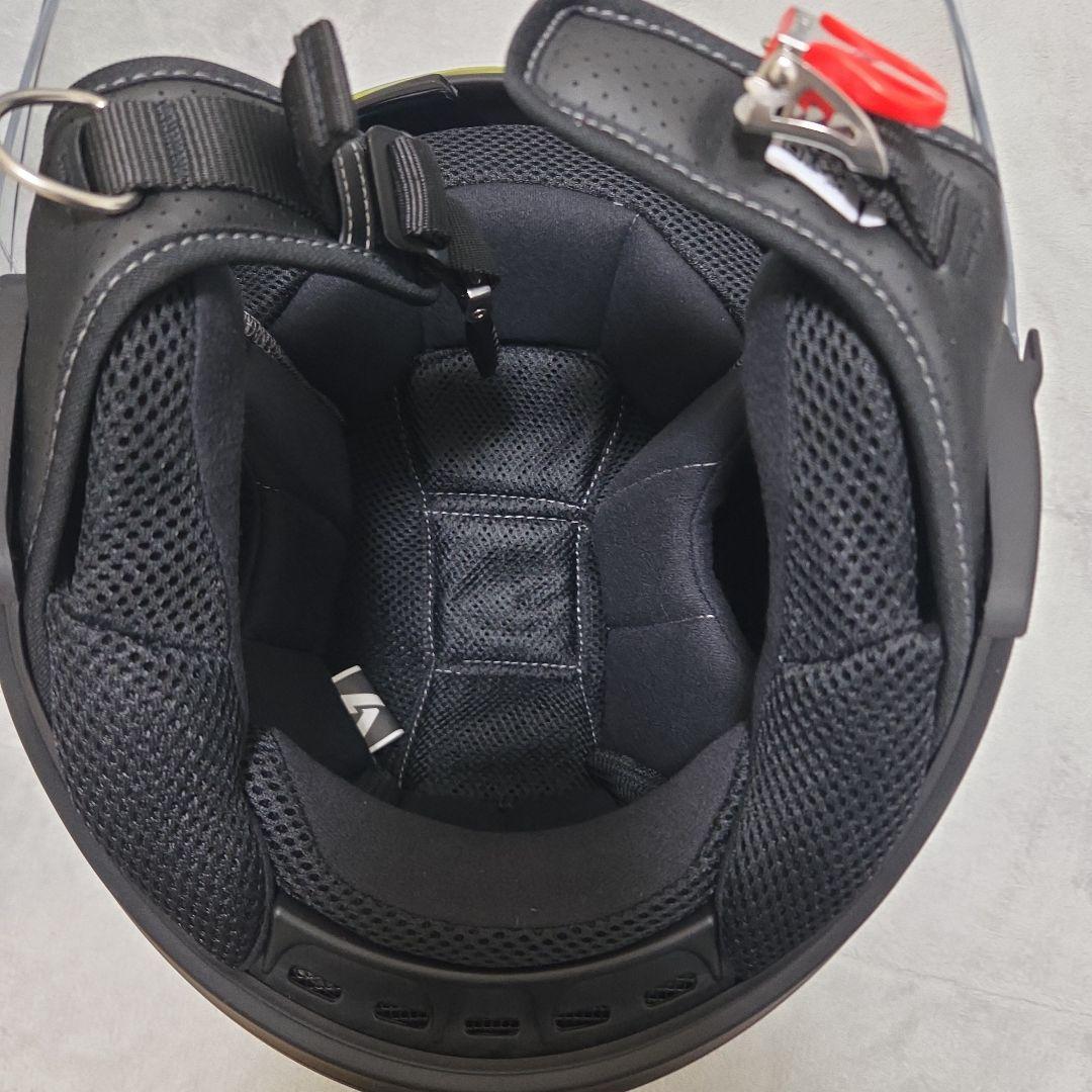 AIROH Husqvarna ジェットヘルメット ブラック/シルバー