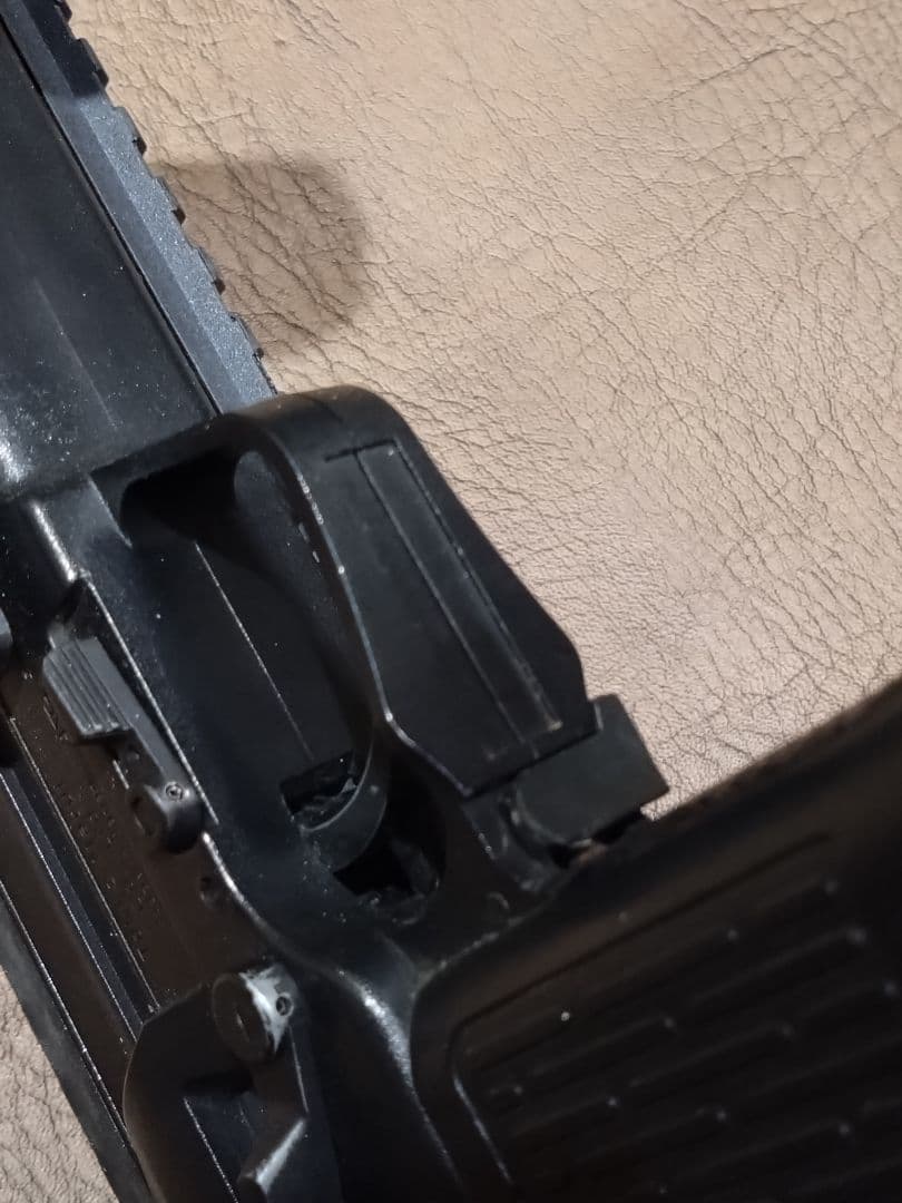 東京マルイ　コンパクト電動マシンガン　MP7A1 内部カスタム　バッテリー付