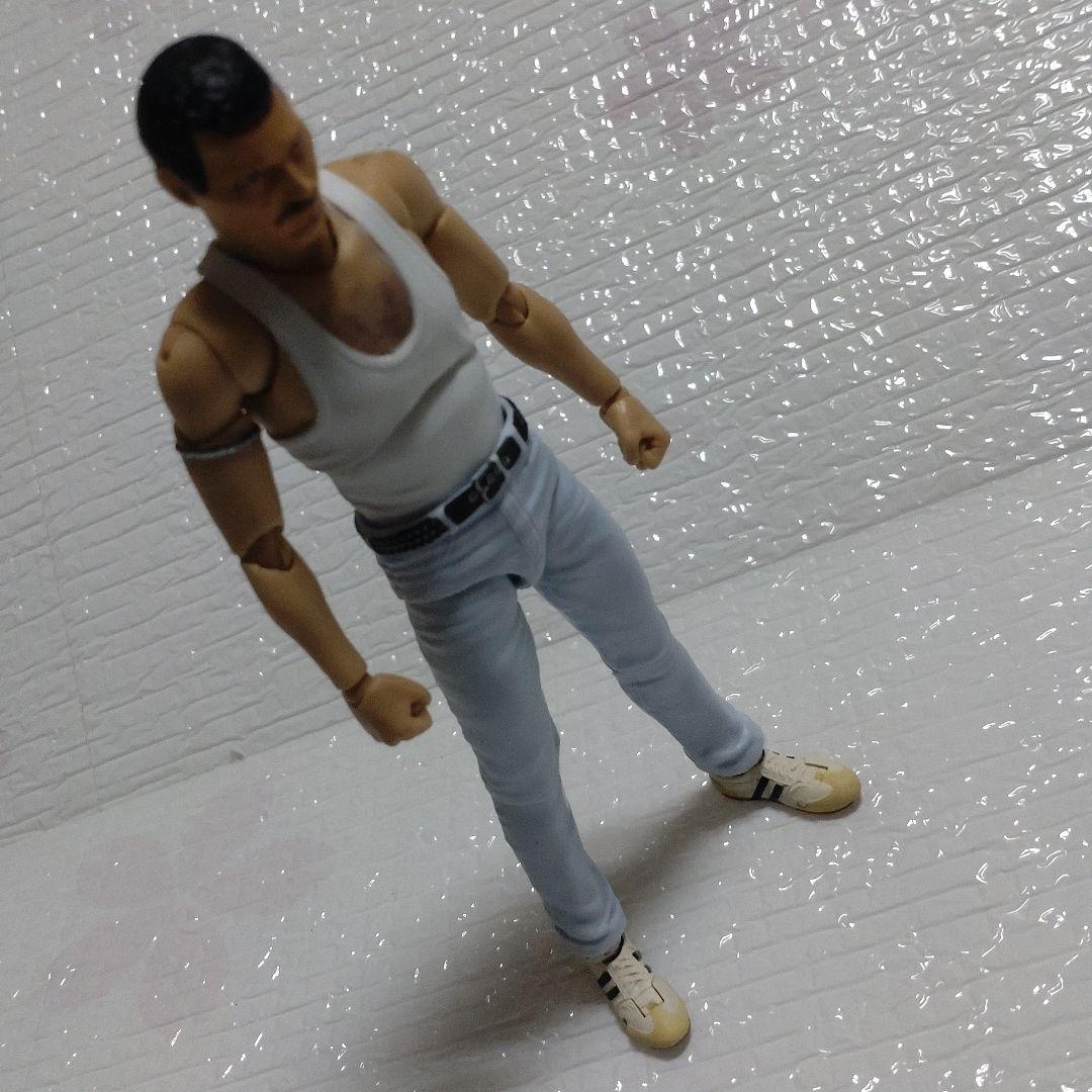 S.H.フィギュアーツ　フレディ・マーキュリー　ライブエイドver