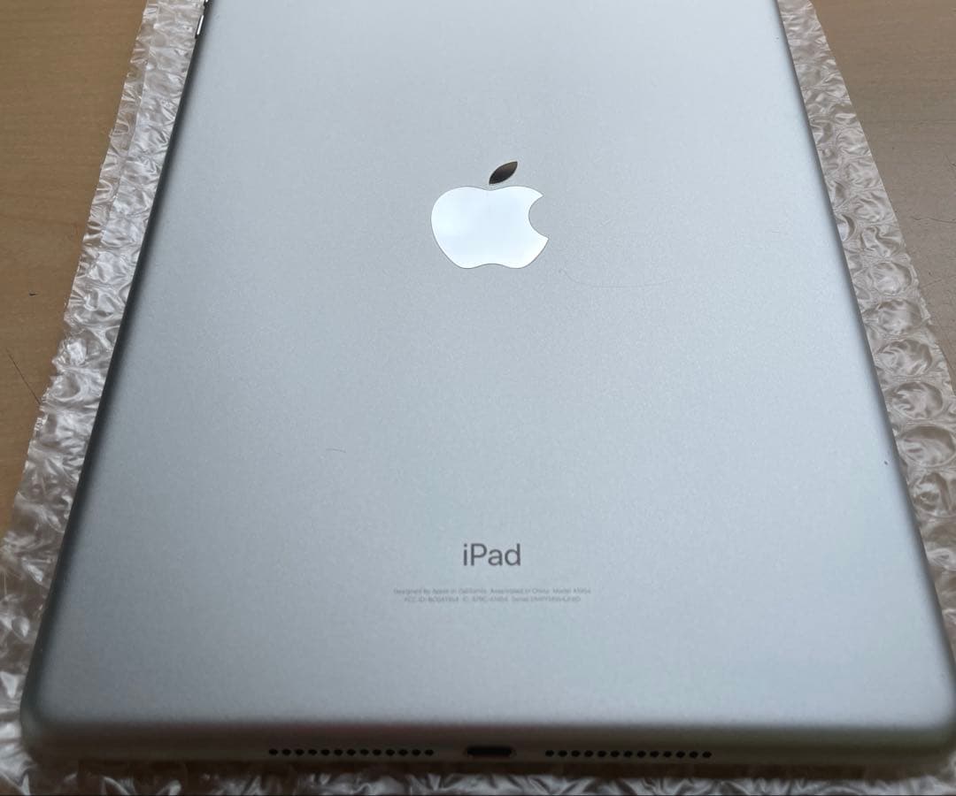 極美品 Apple iPad(第6世代) WiFi 32GB シルバー Amazon.co.jp: 【整備